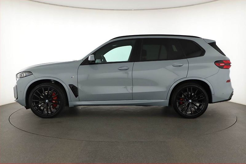 BMW X5 (2025) xDrive40i, M PAKET, DPH - fotka 3 z 27