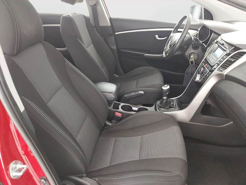 Hyundai i30 (2012) 1.6 MPI, Serv.kniha, Tempomat - fotka 9 z 17