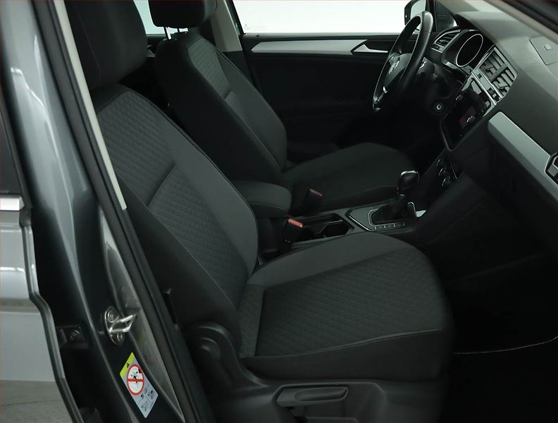 Volkswagen Tiguan (2018) 2.0 TDI, Automat, Serv.kniha - fotka 9 z 16