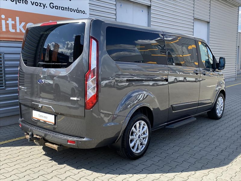 Ford Tourneo Custom 2,0 EcoBlue 136kW L2 - fotka 2 z 26