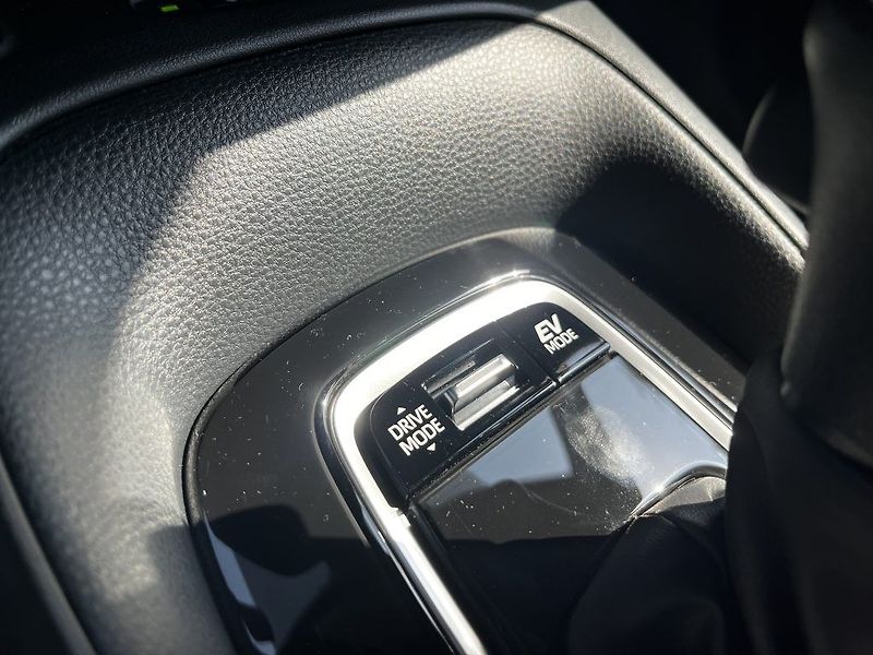 Toyota Corolla SD 1.8 Hybrid ODBĚR ihned - fotka 23 z 33