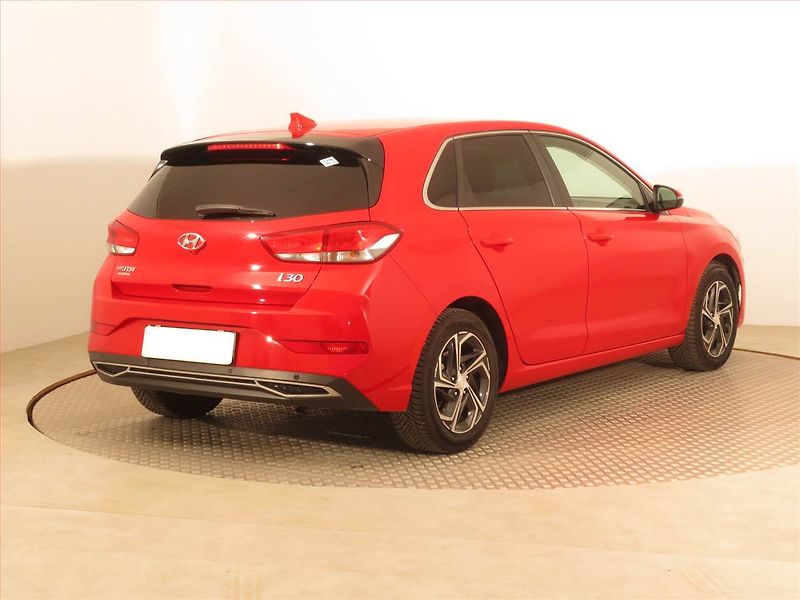Hyundai i30 (2020) 1.5 DPI, LPG, Serv.kniha - fotka 5 z 17