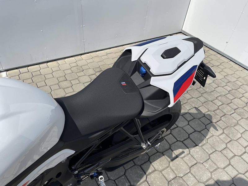 BMW (2026) S 1000 R - fotka 9 z 12