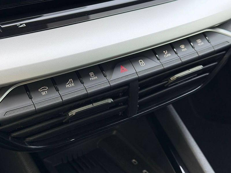 Škoda Octavia Selection 1,5 TSI 110 kW 6° MP - fotka 12 z 35