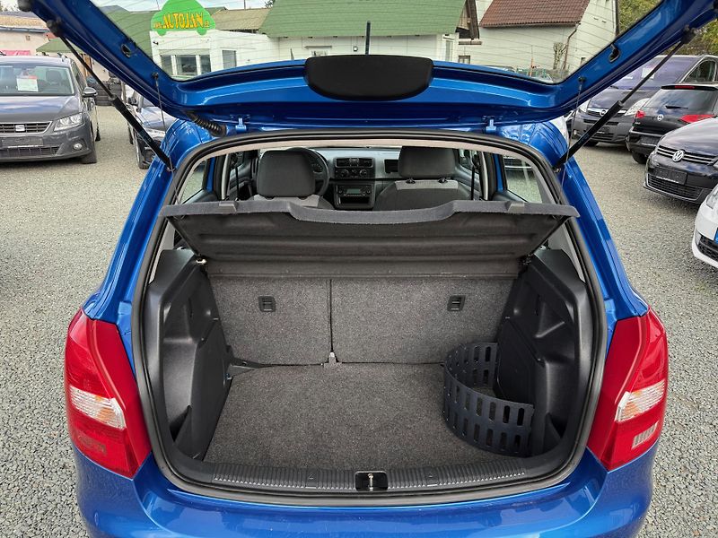 Škoda Fabia 1.2i KLIMA - fotka 11 z 12