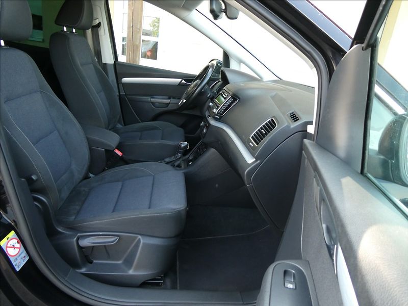 Volkswagen Sharan 2,0 TDi DSG STYLE serviska - fotka 26 z 48