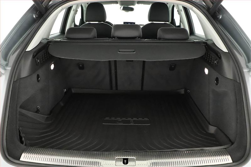 Audi Q3 (2015) 2.0 TDI, 4X4, Navi, Bi-Xenony - fotka 11 z 17