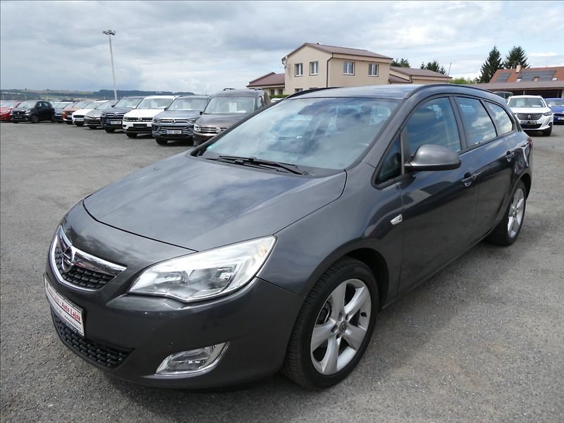 Opel Astra 1,4 88kW 2x kola, 2.majitel - fotka 3 z 38