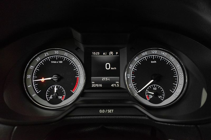 Škoda Octavia 1.6 TDI 85kW DSG*ACC*CAR-PLAY* - fotka 20 z 41