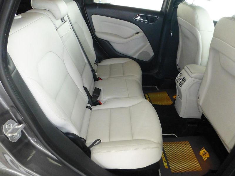 Mercedes-Benz Třídy B (2013) - fotka 25 z 29