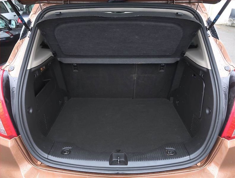 Opel Mokka (2017) 1.4 Turbo, 4X4, Automat, Kůže - fotka 14 z 16