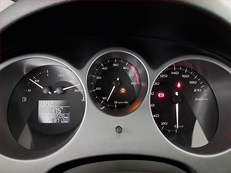 Seat Altea (2011) 1.2 TSI, Tempomat - fotka 11 z 16