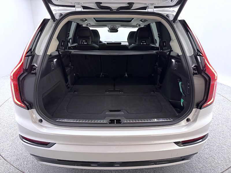 Volvo XC90 (2026) B5 AWD AUT DARK ULTRA 7-míst - fotka 5 z 29