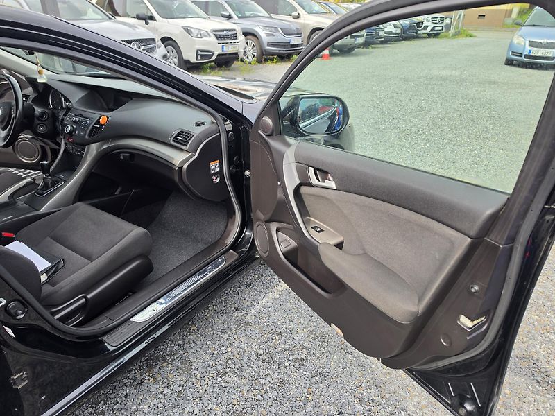 Honda Accord 2.2D - fotka 9 z 21