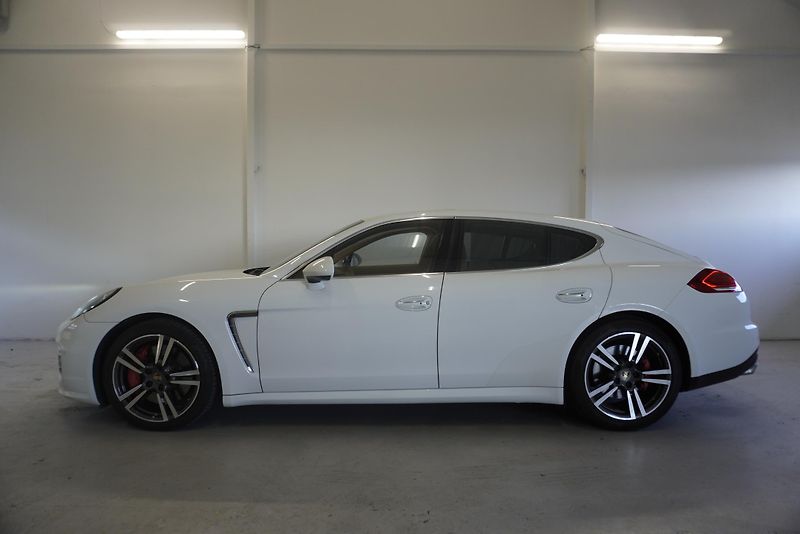 Porsche Panamera  4,8I V8 4WD PD - fotka 8 z 45