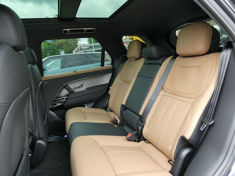 Land Rover Range Rover Sport (2026) 3,0 Dynamic SE D250 - fotka 14 z 37