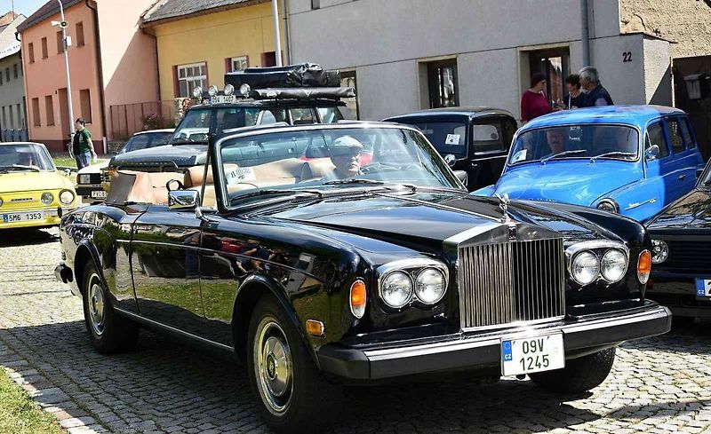 Nablýskaní veteráni projížděli v sobotu celým jihem Prostějovska. Konala se zde tradiční Veterán rallye. 17.6. 2023