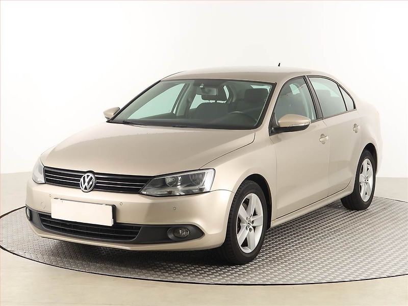 Volkswagen Jetta (2012) 1.2 TSI, Serv.kniha, Tempomat - fotka 2 z 16