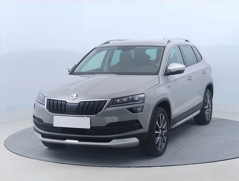 Škoda Karoq (2019) Scout 1.5 TSI 4x4, 4X4 - fotka 2 z 16