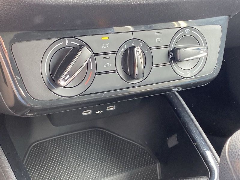 Škoda Fabia (2022) 1.0 MPI Active - fotka 12 z 30