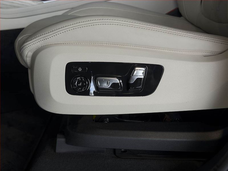 BMW X7 (2025) xDrive40d - fotka 14 z 23