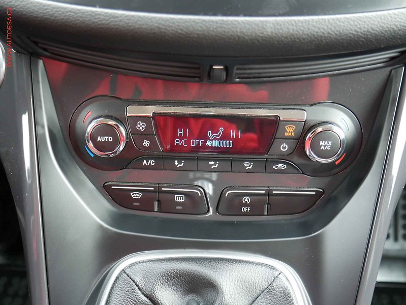 Ford Kuga (2015) 2.0TDCi 4x4, 2.maj,ČR - fotka 17 z 19