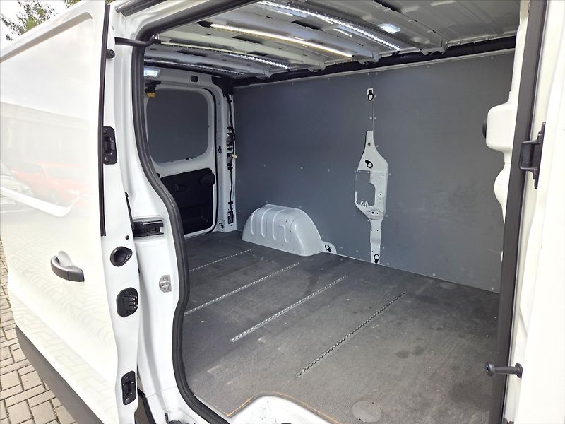 Renault Trafic 2,0 dCi 107kW A/T L2H1 Cool 1. - fotka 13 z 16