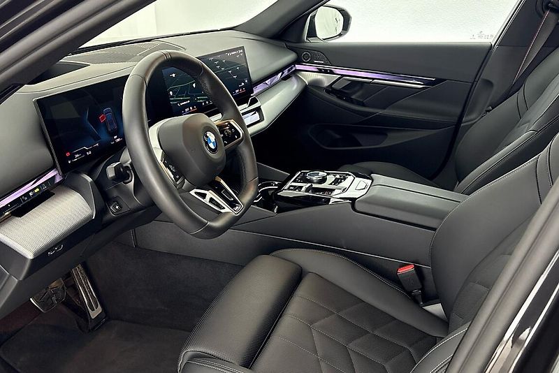 BMW Řada 5 540d xDrive Touring - fotka 6 z 18