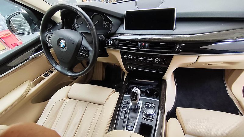 BMW X5 (2014) - fotka 50 z 63
