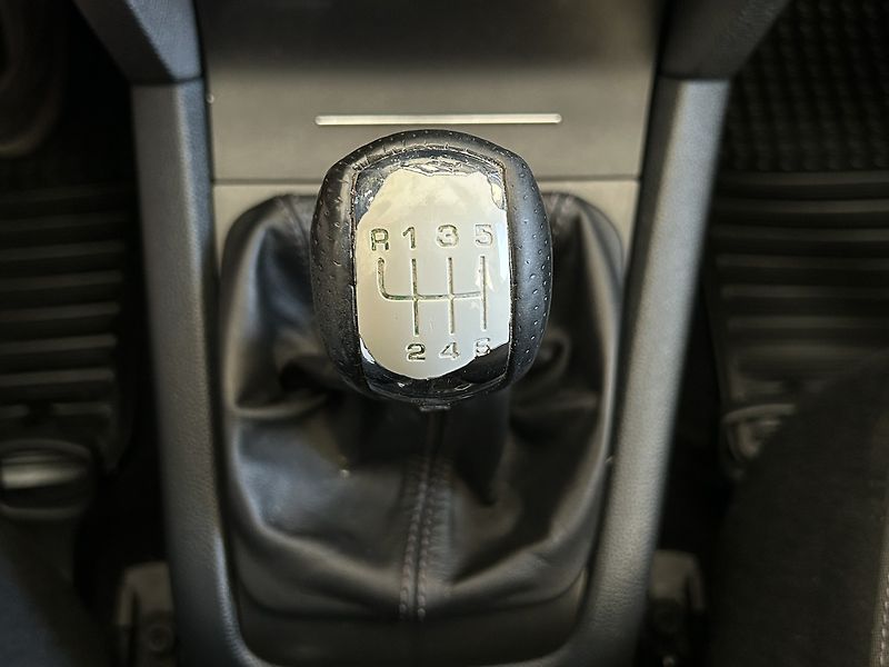 Škoda Octavia 2.0 TDI Elegance - fotka 16 z 24