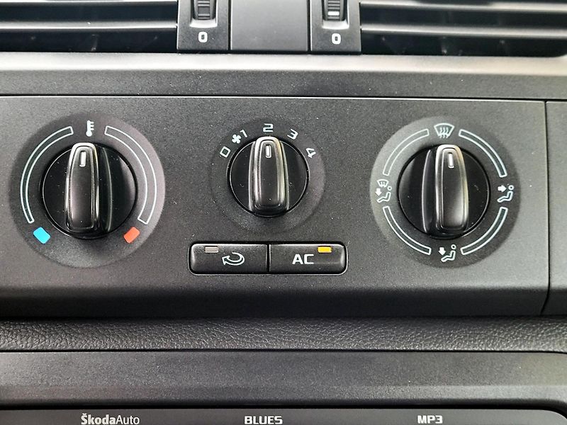 Škoda Fabia 1,2 SERV.KNIHA,KLIMA           - fotka 35 z 41