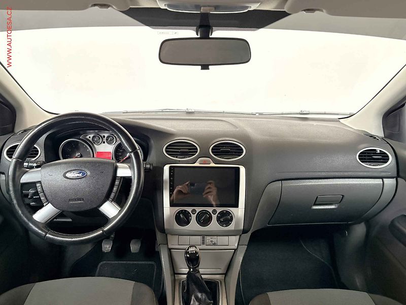 Ford Focus (2008) 1.6i, AC, temp - fotka 8 z 14