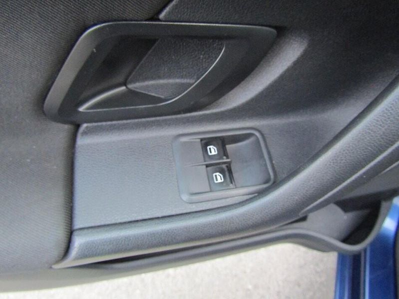 Škoda Fabia 1.2 /51kW.....74790 km  ČR - fotka 27 z 49