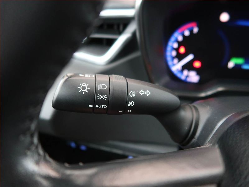Toyota Corolla (2021) Style 1.8 Hybrid - fotka 20 z 22