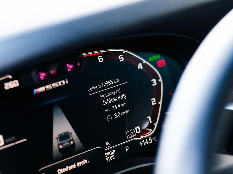 BMW Řada 5 M550i xDrive, DPH, SEDAN - fotka 36 z 46