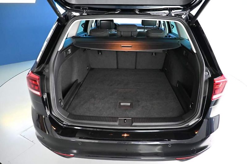 Volkswagen Passat (2023) 2.0 LED DSG ACC VIRTUAL Kamera - fotka 8 z 34