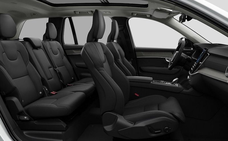 Volvo XC90 (2026) B5 AWD PLUS DARK - fotka 13 z 17
