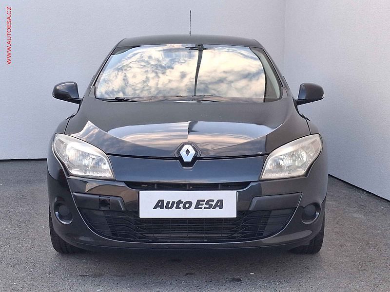 Renault Mégane (2009) 1.6i 16V, 1.maj,ČR, AC - fotka 2 z 15