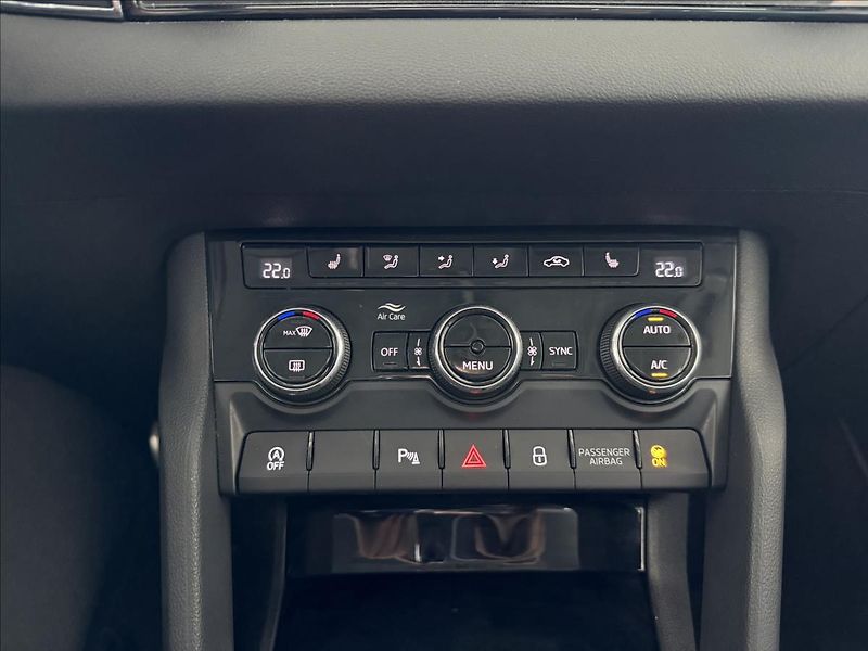 Škoda Karoq 2,0   TDI 110kW,4X4,SERVISKA - fotka 19 z 25