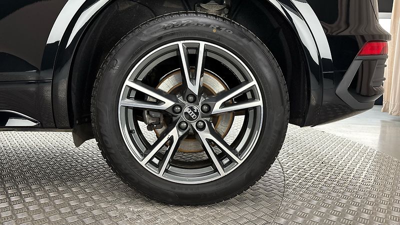 Audi Q5 2.0 40TDI S Tronic Quattro SLi - fotka 19 z 32