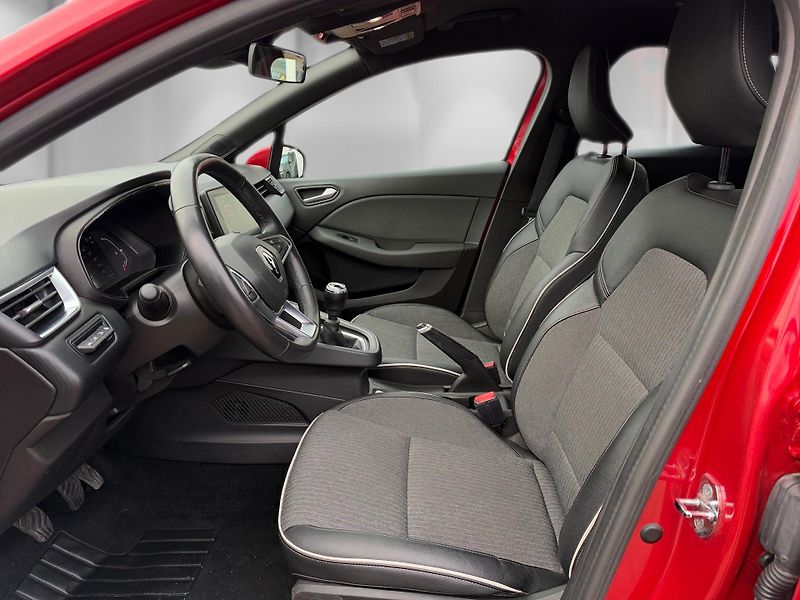 Renault Clio (2022) 1,0 TCe 67 kW Intens  - fotka 14 z 26