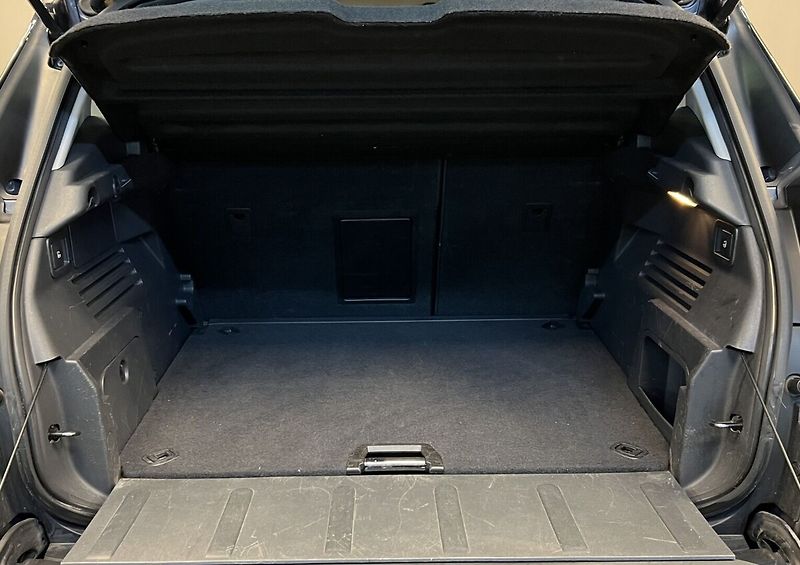 Peugeot 3008 ALLURE 1.2 PureTech - fotka 10 z 15