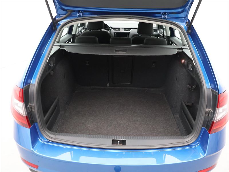 Škoda Octavia 2,0 TDI 110kW Style CZ - fotka 10 z 31