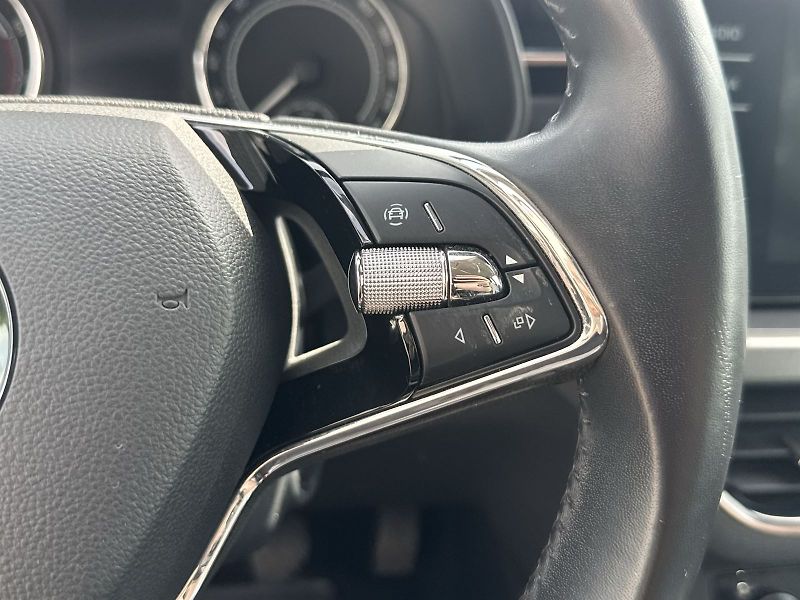 Škoda Kamiq (2022) 1.5 TSI Style - fotka 21 z 29