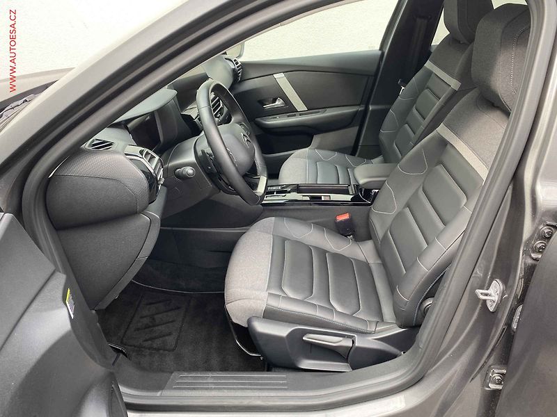 Citroën C4 (2023) 1.2PT, Shine, AT, navi - fotka 9 z 17
