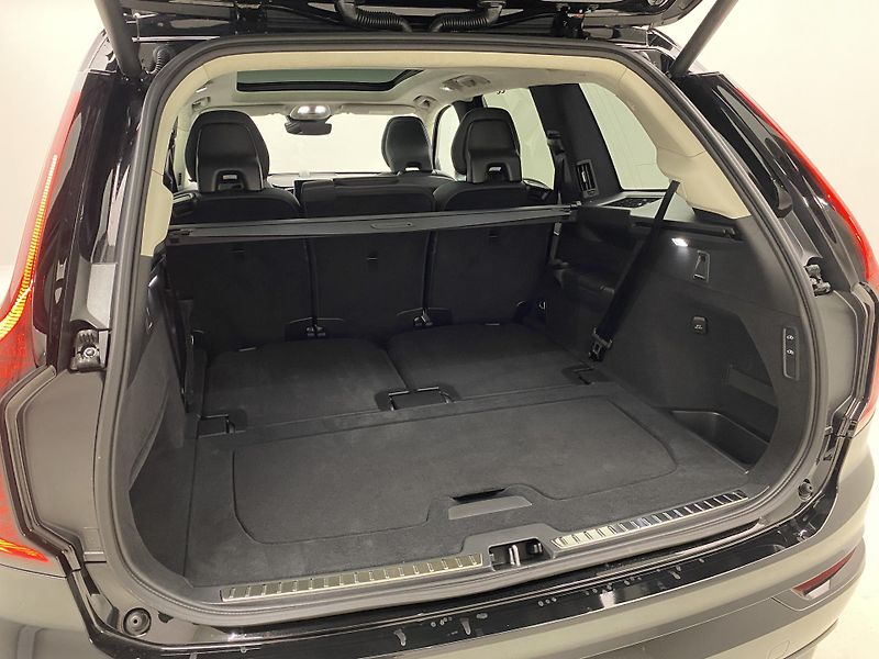 Volvo XC90 (2026) T8 AWD Plug-in DARK ULTRA - fotka 5 z 76