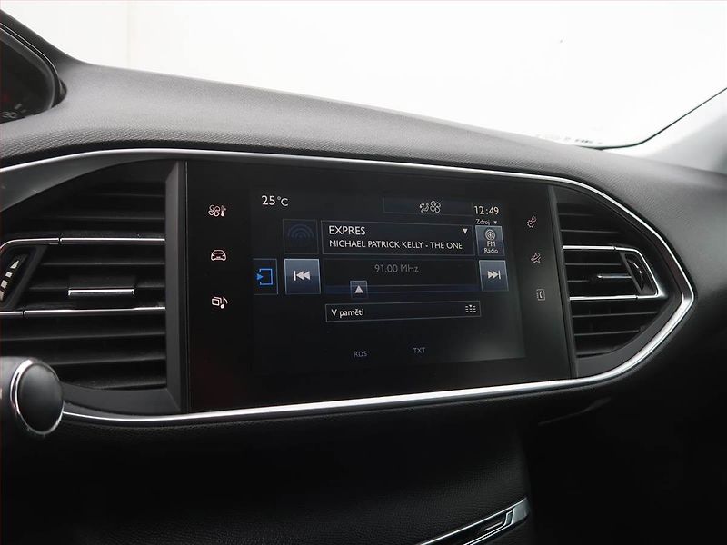 Peugeot 308 (2016) 1.2 e-THP, Serv.kniha - fotka 12 z 17