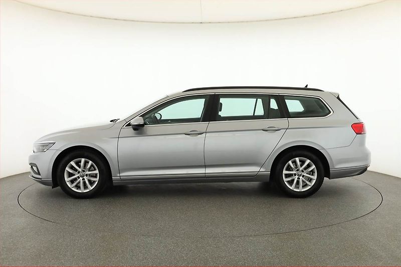 Volkswagen Passat (2020) Business 2.0 TDI, Automat - fotka 3 z 18