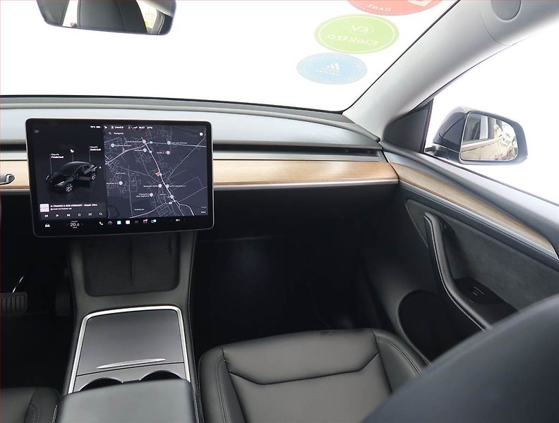 Tesla Model Y (2023) Long Range AWD 79kWh, SoH 95% - fotka 8 z 33