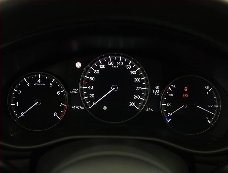 Mazda 3 (2019) 2.0 Skyactiv-G, ČR,1.maj - fotka 9 z 19